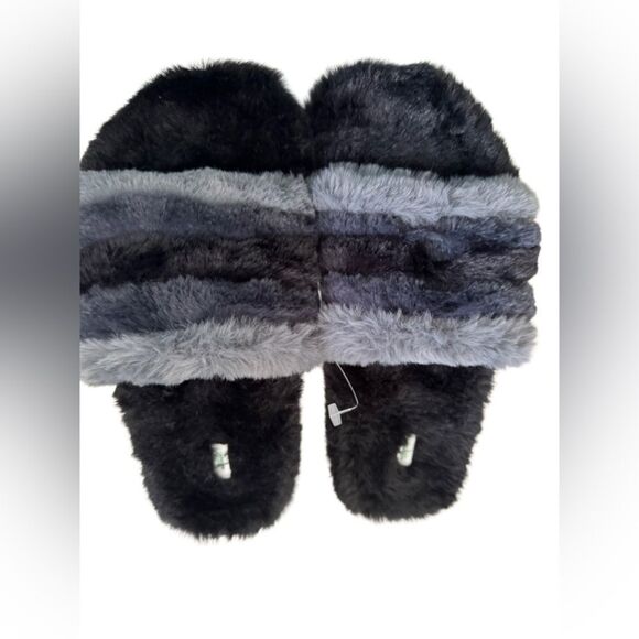 NWOT Aerie Furry slides Size 7 all season fun slippers - Picture 1 of 3
